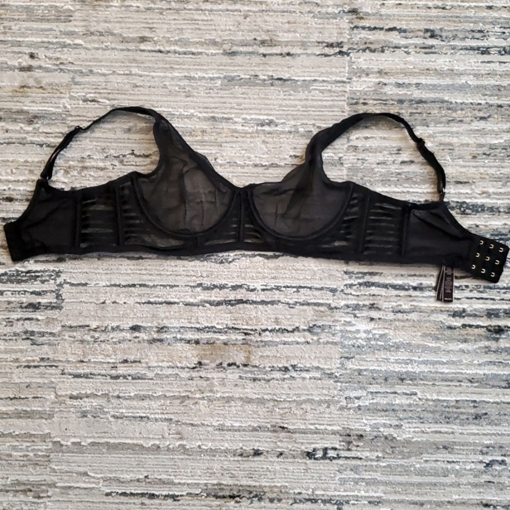 01 black transparent Bra